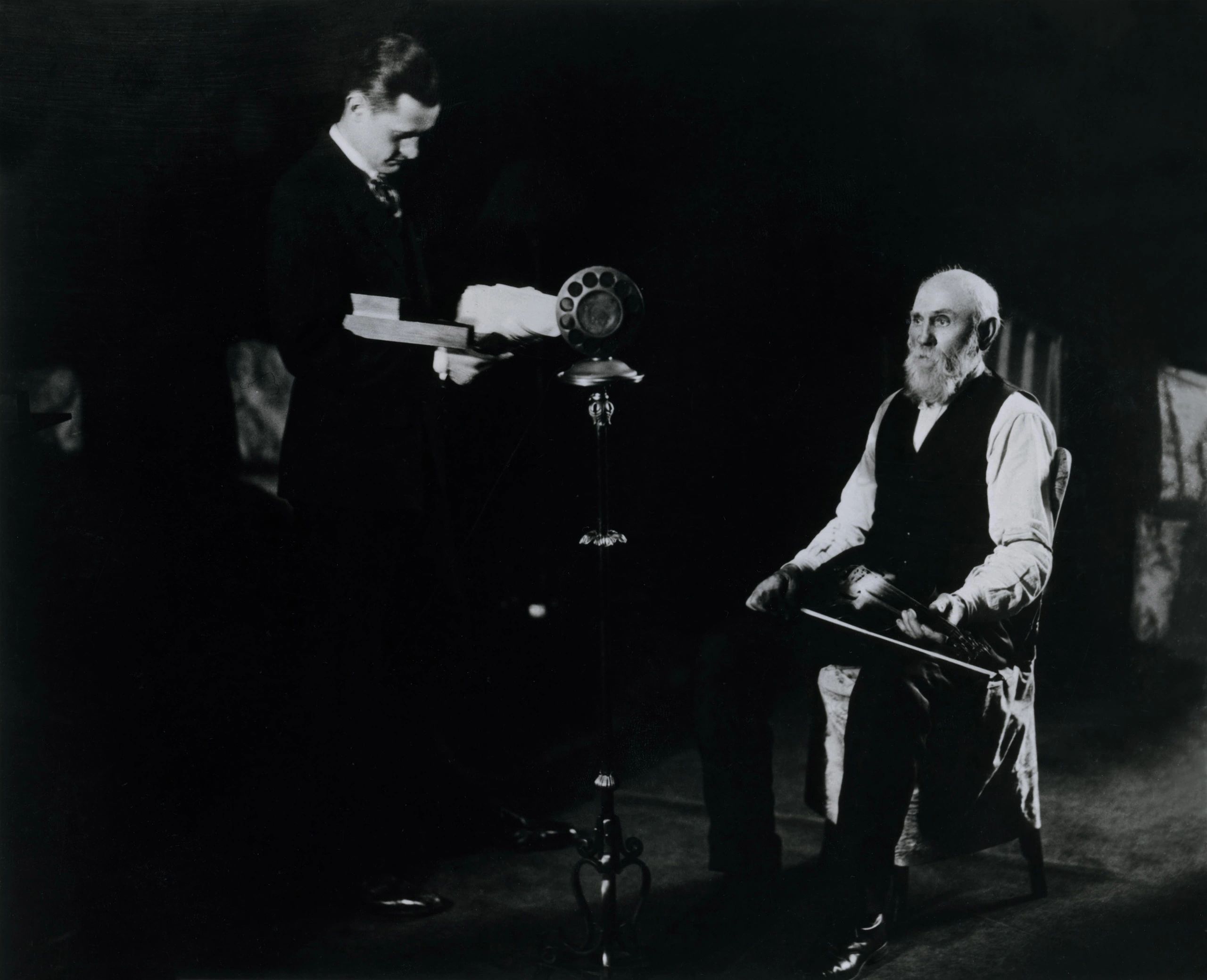 Opry founder George D. Hay alongside Uncle Jimmy Thompson, the first performer on the show that would become the Grand Ole Opry. © Grand Ole Opry archives